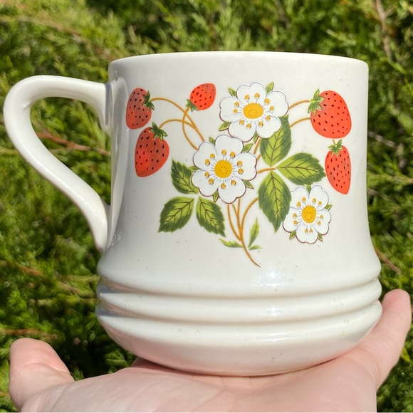Sheffield Home Other - Sheffield Strawberries n’ Cream Stoneware Collection Mug
